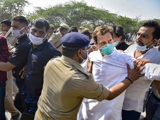 राहुल गांधी समेत 203 लोगों के खिलाफ FIR; पुलिस से धक्का-मुक्की में नीचे गिरे, गुस्से में बोले- देश में सिर्फ मोदी पैदल चल सकता है