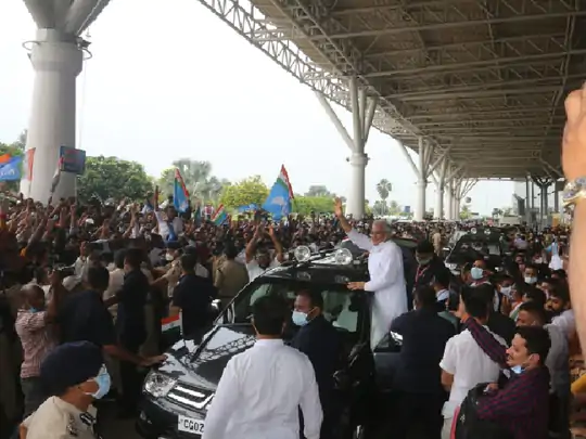 रायपुर पहुंचे मुख्यमंत्री, कहा- छत्तीसगढ़ मॉडल पूरे हिंदुस्तान को दिखाएंगे