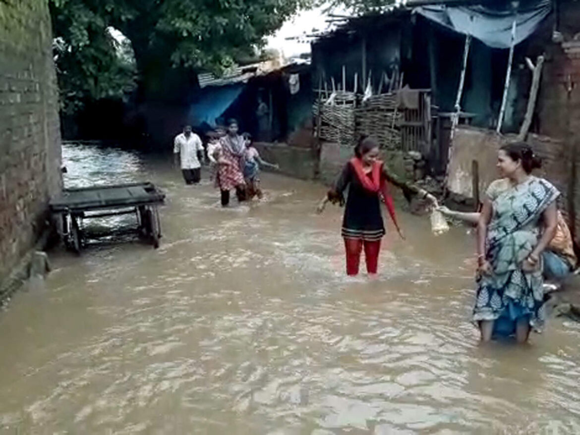 MP के 6 जिलों में 10 हजार परिवार बेघर, राजस्थान के कोटा संभाग में 20 नदियां उफान पर; UP में 3 हजार घरों के डूबने का खतरा