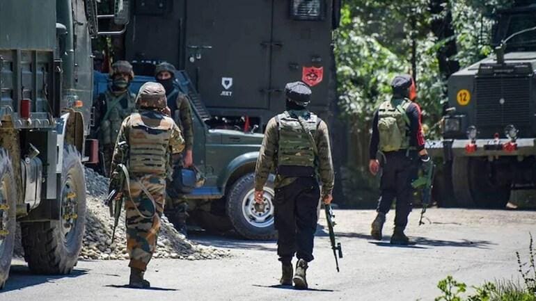 पुलिस-नक्सली मुठभेड़, CRPF के SI को लगी गोली: