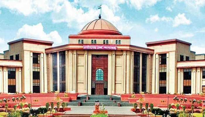 छत्तीसगढ़ में हज़ारों भर्तियां रुकी:कोर्ट ने रद्द किया है 58% आरक्षण;