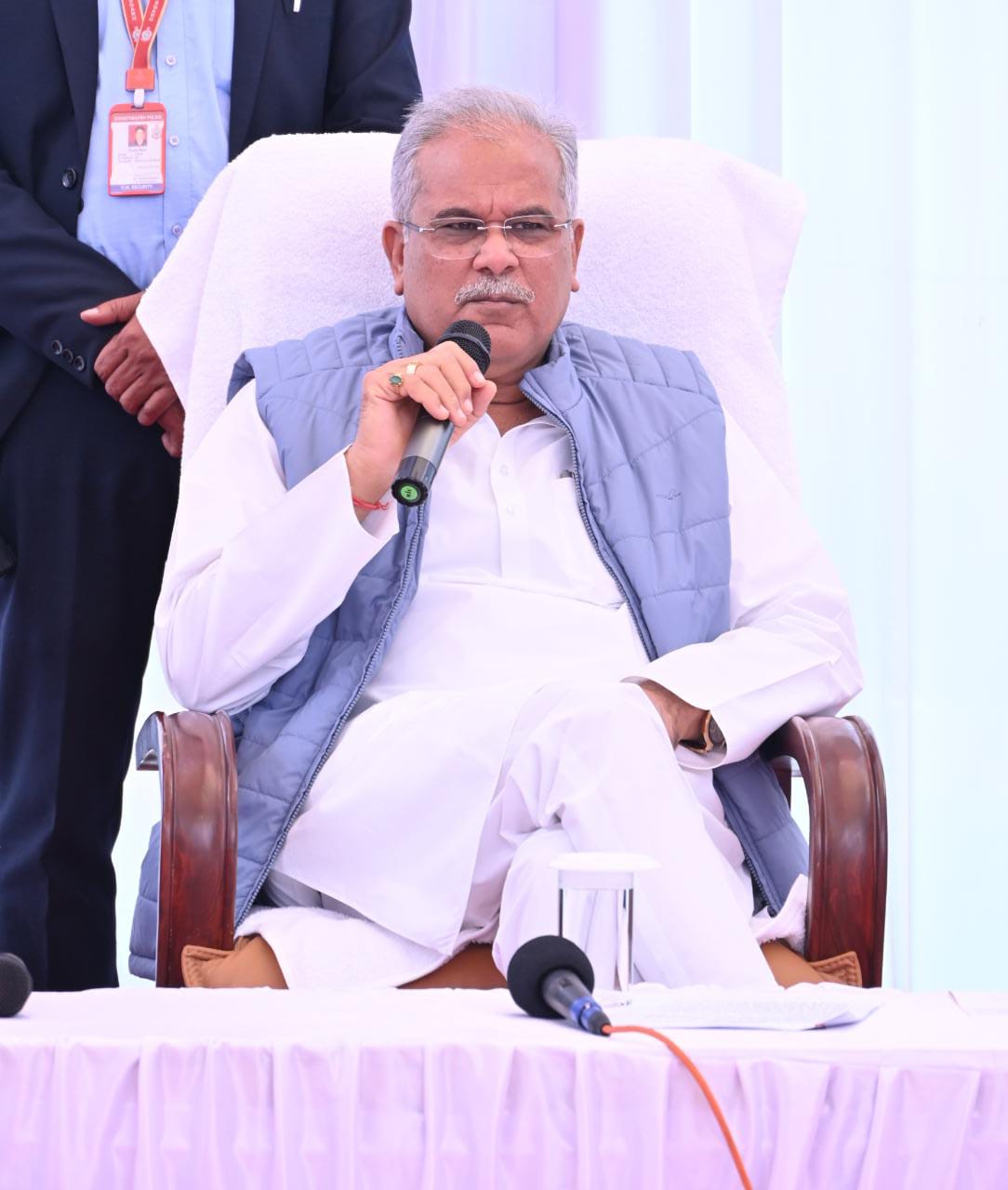 शिकायत पर CM भूपेश बघेल सख्त:बलौदाबाजार-भाटापारा के प्रभारी सहायक आयुक्त ट्राइबल के ट्रांसफर का आदेश