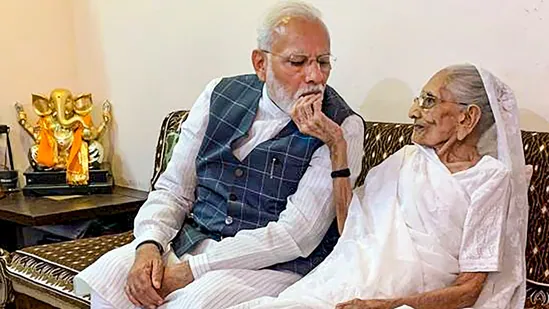 PM की मां की श्रद्धांजलि सभा आज:मोदी के जन्मथान वडनगर में होगा आयोजन
