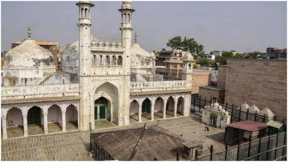 ज्ञानवापी और शृंगार गौरी से सम्बंधित 7 मामले कोर्ट ने किए क्लब;