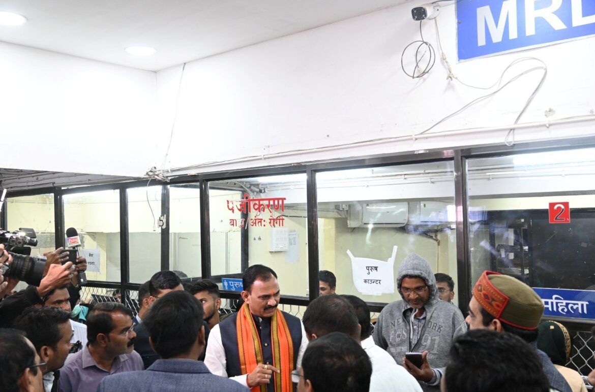 सिम्स में होंगी एम्स जैसी सुविधाएं:स्वास्थ्य मंत्री श्री श्याम बिहारी जायसवाल ने व्यवस्थाओं को बेहतर बनाने दिए निर्देश;