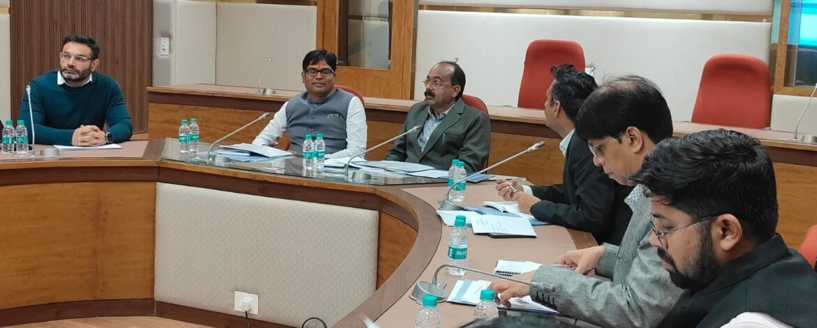 उपमुख्यमंत्री श्री अरूण साव एवं  वित्त मंत्री श्री ओपी चौधरी ने की विभागीय बजट की समीक्षा;