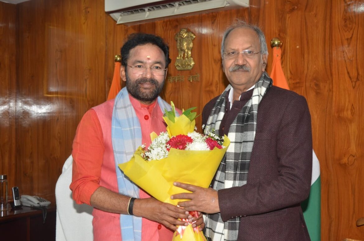 छत्तीसगढ़ के पर्यटन व संस्कृति मंत्री श्री बृजमोहन अग्रवाल ने आज नई दिल्ली में केंद्रीय पर्यटन मंत्री श्री जी. किशन रेड्डी से मुलाक़ात की।