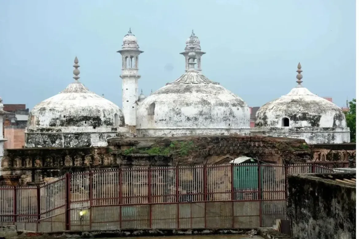 ज्ञानवापी में आधी रात को हिंदू पक्ष ने जलाया दीप;