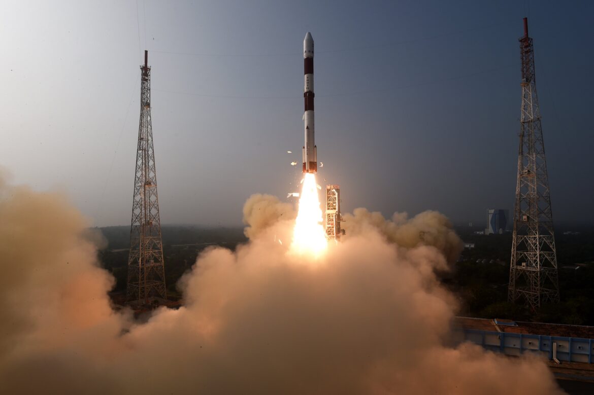 ISRO ने फिर रचा इतिहास: लॉन्च किया XPoSAT सैटेलाइट;