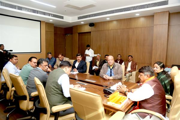 चित्रकूट को विश्व-स्तरीय पहचान दिलाने के लिये बनायें योजना:नगरीय विकास एवं आवास मंत्री श्री कैलाश विजयवर्गीय;
