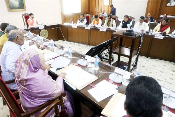 लोक स्वास्थ्य एवं परिवार कल्याण विभाग तथा चिकित्सा शिक्षा विभाग के विलय की स्वीकृति;