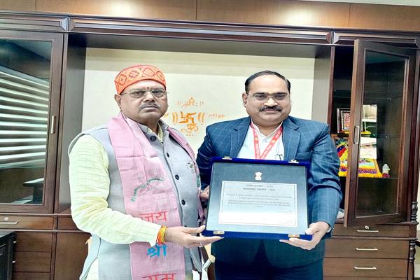 दिव्यांगजन सशक्तिकरण के क्षेत्र में प्रदेश को प्रथम पुरूस्कार;