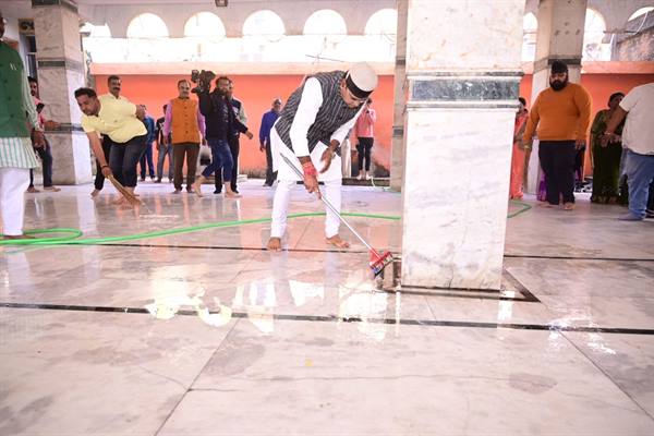 मंदिर स्वच्छता अभियान अनवरत रहेगा जारी- मंत्री श्री सारंग;
