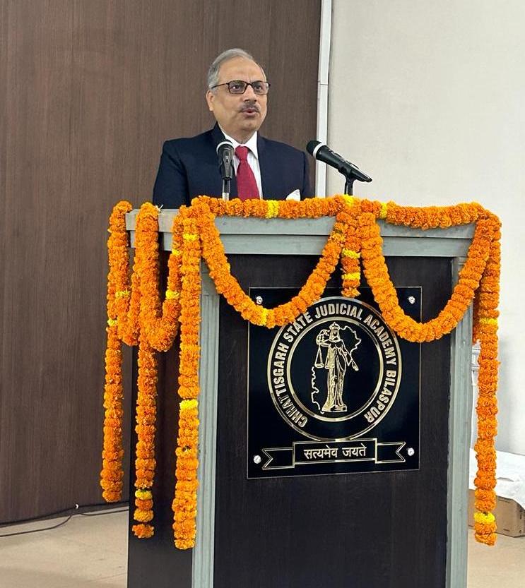 न्यायाधीशों को अच्छे प्रबंधन के कौशल को विकसित करने के साथ ही तकनीकी रूप से निपुण होना चाहिए – मुख्य न्यायाधिपति श्री रमेश सिन्हा;