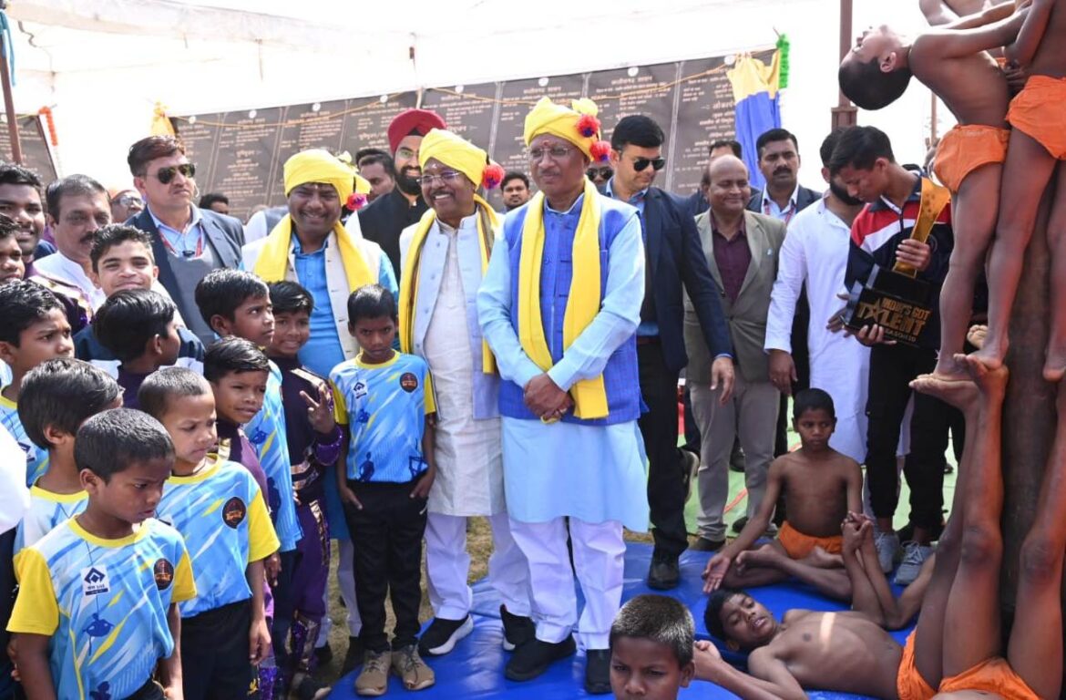 मुख्यमंत्री श्री साय ने खिलाड़ियों को दी शाबासी