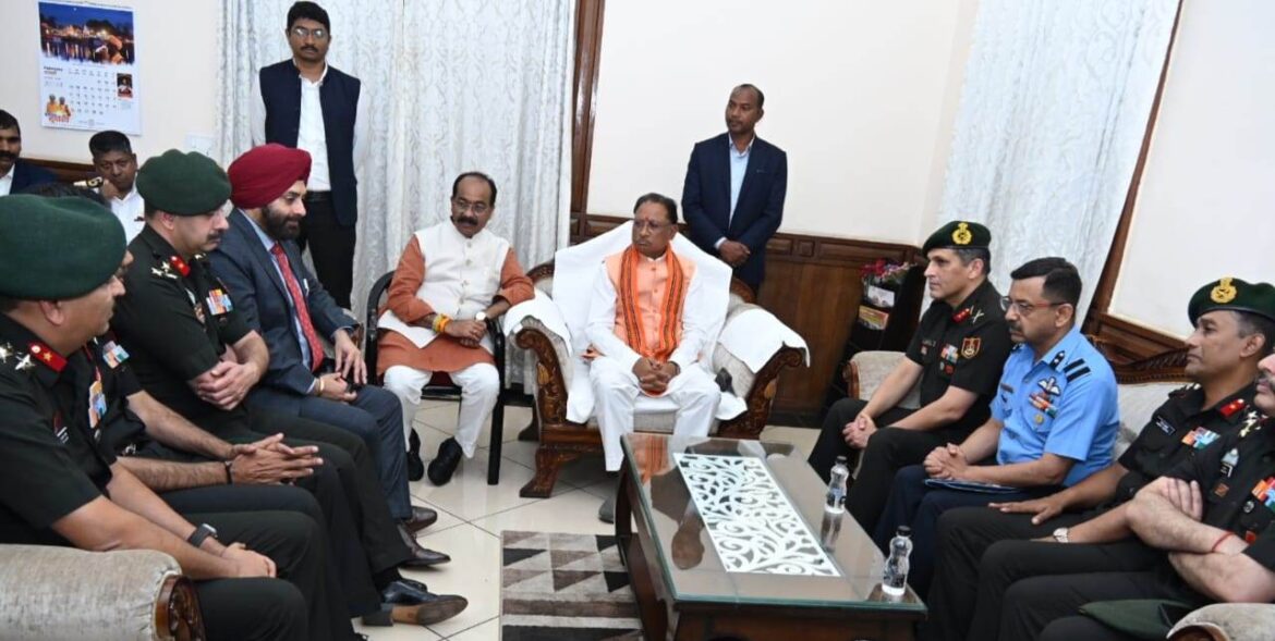 मुख्यमंत्री श्री विष्णु देव साय से राष्ट्रीय रक्षा महाविद्यालय के अध्ययन दल ने की सौजन्य मुलाकात