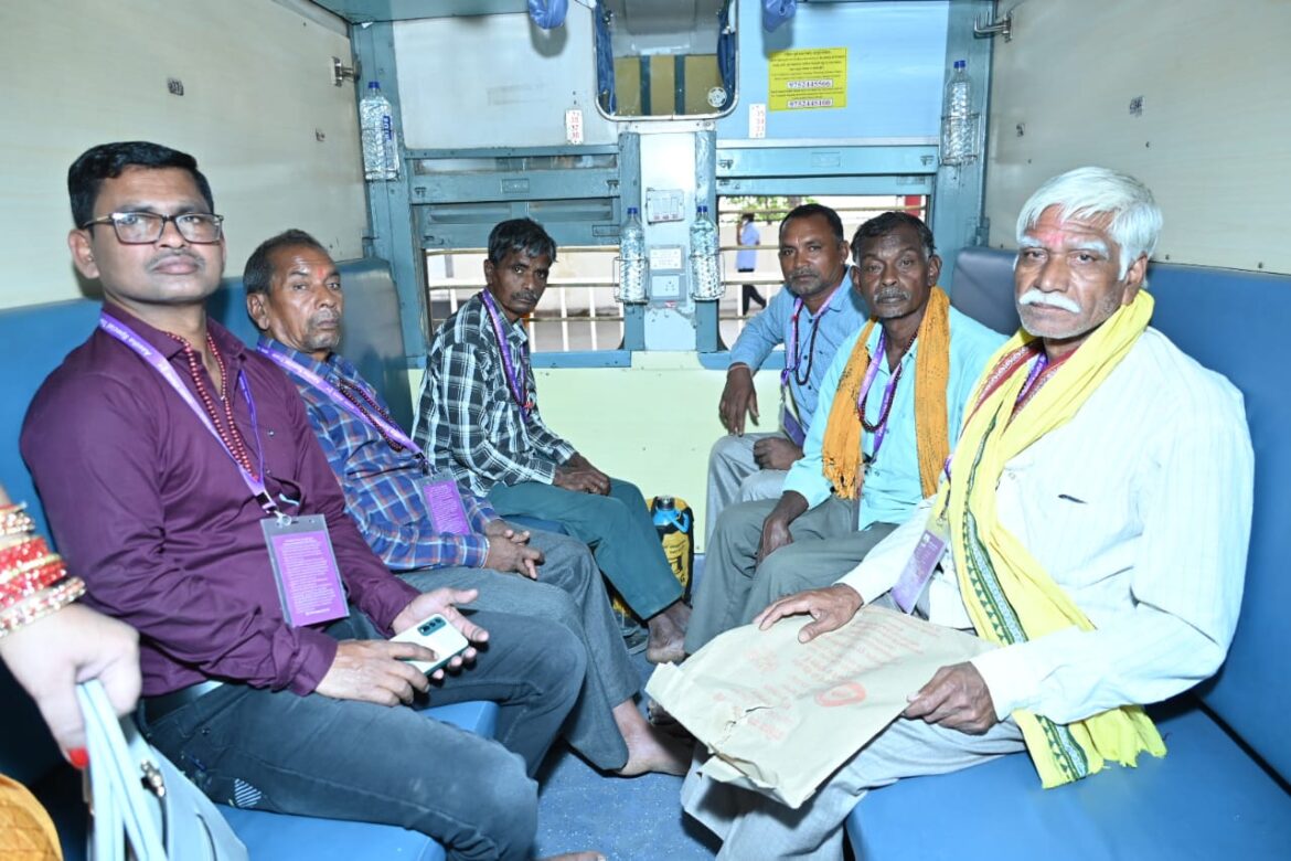 मुख्यमंत्री की पहल पर कर रहे अयोध्या दर्शन