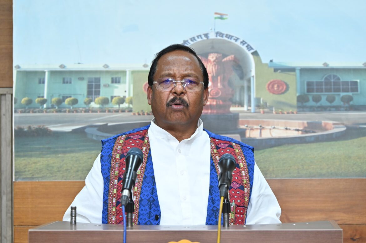 कृषि मंत्री श्री रामविचार नेताम के विभागों के लिए 59702 करोड़ रुपए से अधिक की अनुदान मांगे पारित