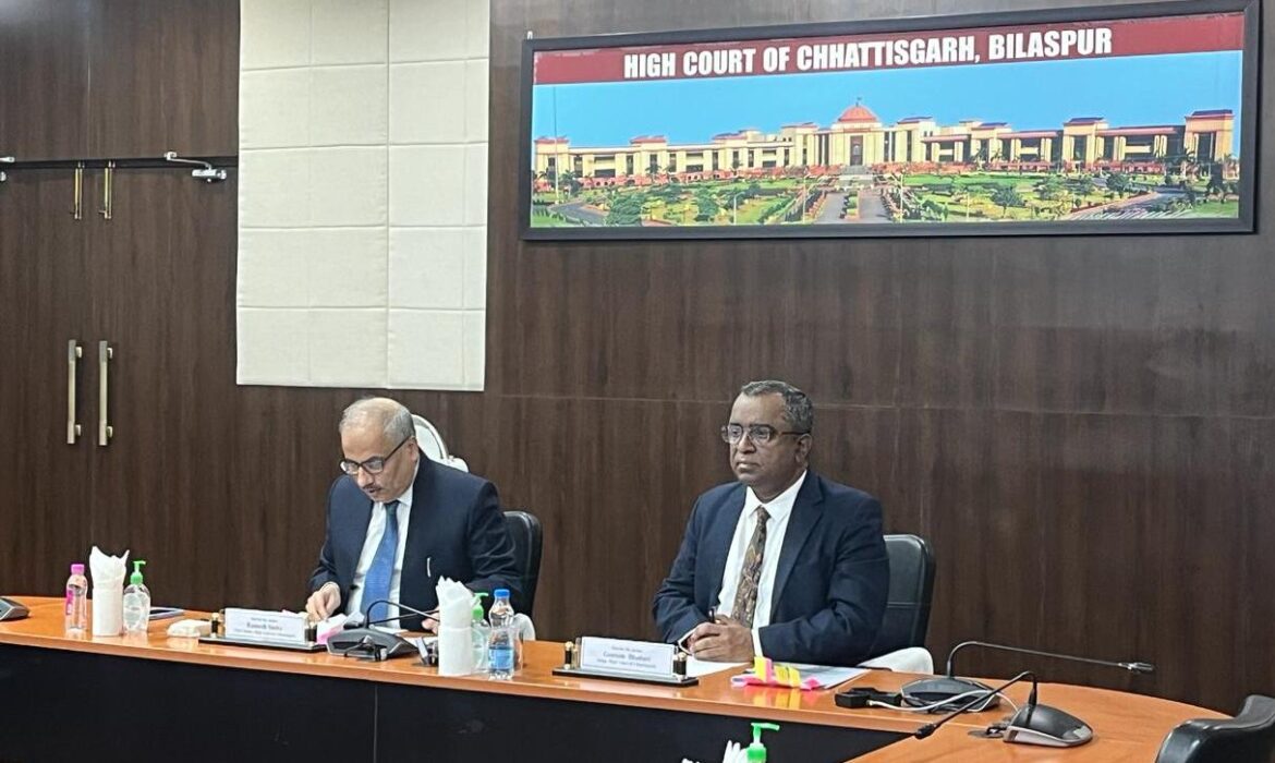 आगामी नेशनल लोक अदालत में अधिक से अधिक प्रकरणों के निराकरण का प्रयास किया जाए: मुख्य न्यायाधीश श्री रमेश सिन्हा