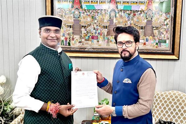 मंत्री श्री सारंग ने केंद्रीय खेल मंत्री श्री ठाकुर से नई दिल्ली में की मुलाकात;