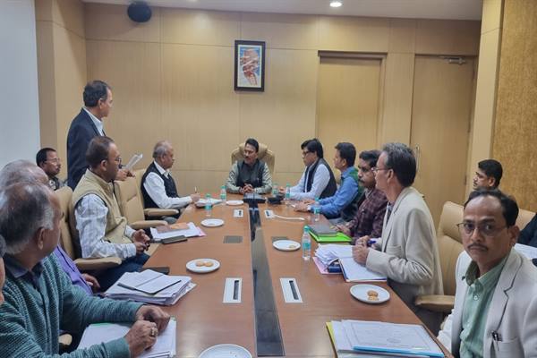 निर्माणाधीन सिंचाई परियोजनाओं को समय पर पूरा करें : जल संसाधन मंत्री श्री सिलावट;