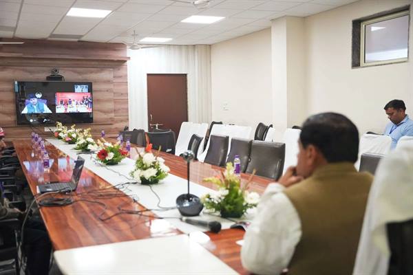 प्रधानमंत्री श्री नरेन्द्र मोदी के नेतृत्व में हवाई सेवाओं का लगातार विस्तार हो रहा है – मुख्यमंत्री डॉ. यादव;