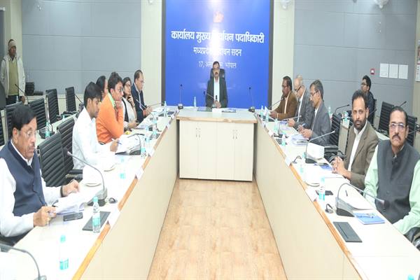 मुख्य निर्वाचन पदाधिकारी श्री राजन ने मान्यता प्राप्त राष्ट्रीय राजनीतिक दलों के पदाधिकारियों के साथ की बैठक;