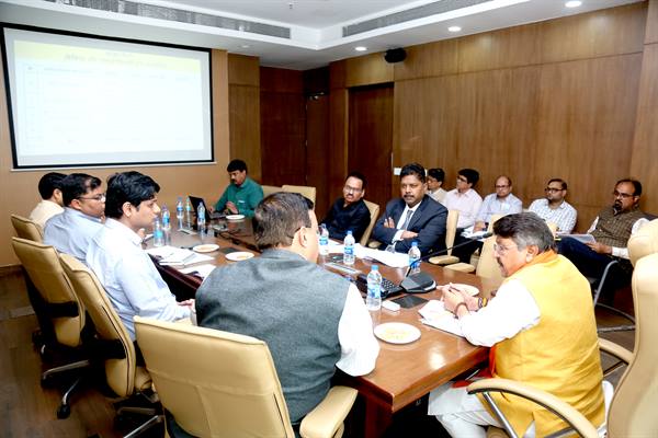 विकास कार्यों का लाभ नागरिकों को मिले, यह भी सुनिश्चित हो : मंत्री श्री विजयवर्गीय;