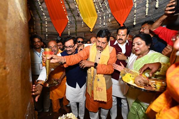 प्रदेश सरकार देवस्थानों की चिंता कर पूजा के साथ संस्कार केंद्र भी बनाएगी