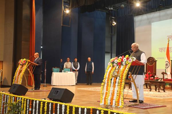 न्यायमूर्ति श्री सत्येंद्र कुमार सिंह मध्यप्रदेश के नए लोकायुक्त:राज्यपाल श्री मंगुभाई पटेल ने दिलाई शपथ;