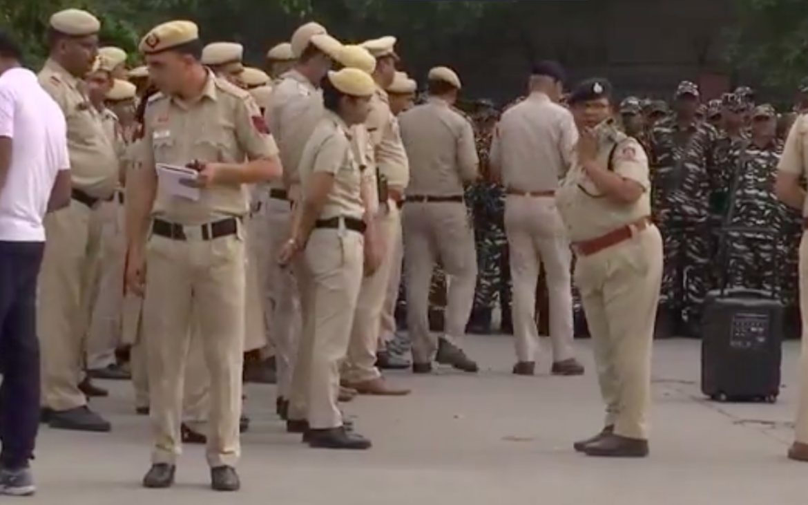 केजरीवाल की गिरफ्तारी के खिलाफ AAP का प्रदर्शन:PM आवास घेरने की तैयारी;