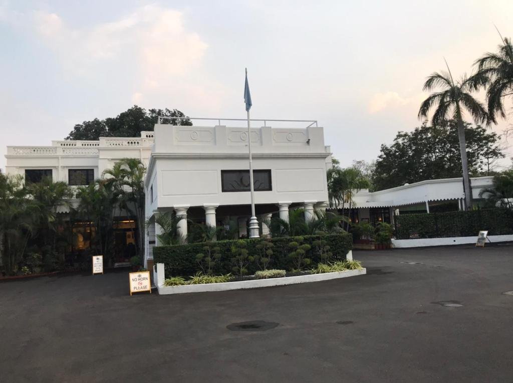 भोपाल के 5 सितारा जहांनुमा होटल के मालिक नादिर रशीद ने खुद को मारी गोली