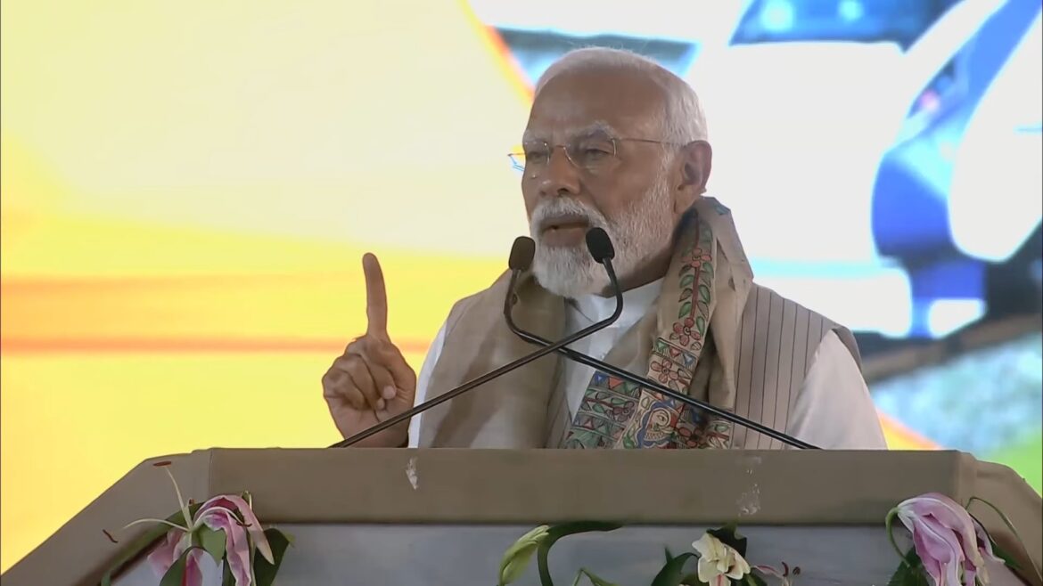 विरासत टैक्स पर मचे घमासान के बीच PM मोदी ने कहा कि कांग्रेस पार्टी आम लोगों के बच्चों के अधिकार छीनना चाहती है।