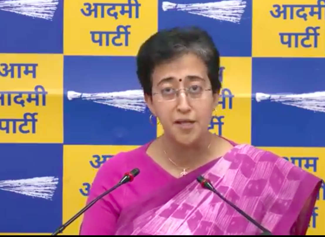  चुनाव आयोग ने आतिशी को भेजा नोटिस