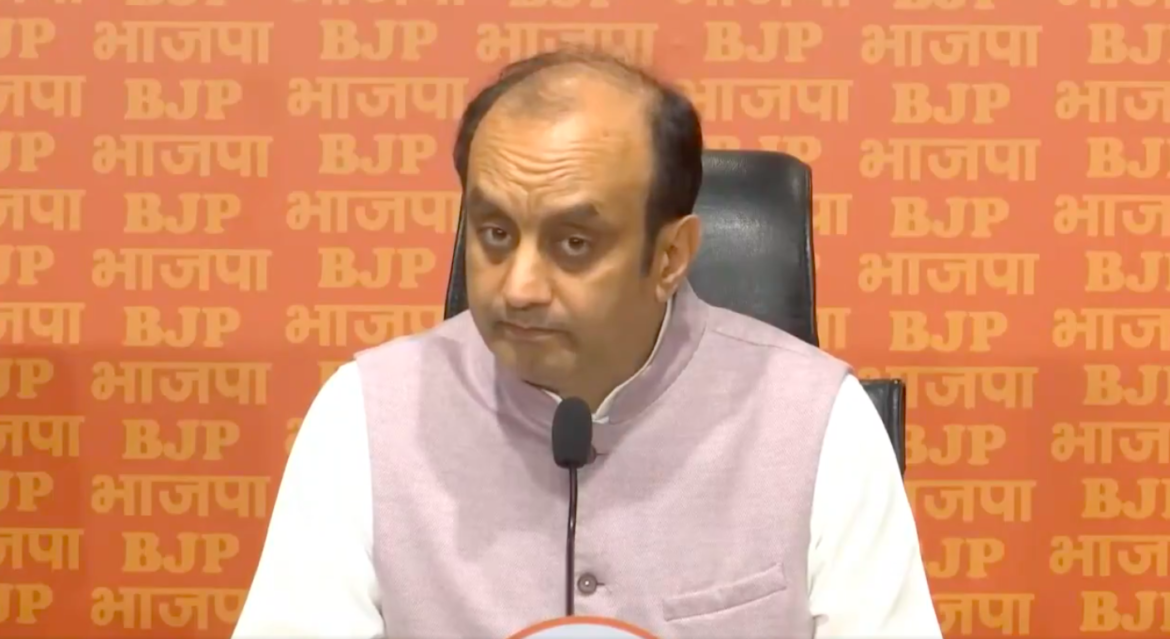 मुख्यमंत्री अरविंद केजरीवाल की याचिका खारिज होने पर भाजपा ने बोला हमला