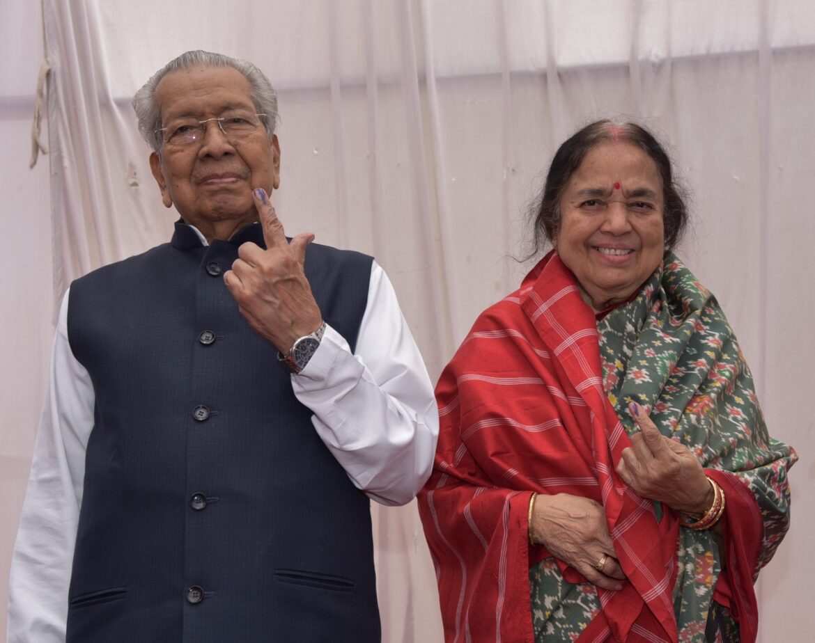 लोकसभा निर्वाचन 2024: राज्यपाल श्री हरिचंदन ने किया मतदान