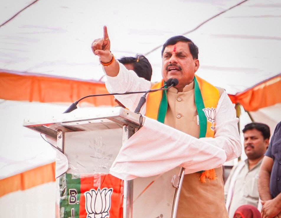  ग्वालियर, भिंड, मुरैना और गुना सीट के चुनावी इतिहास में ऐसा पहली बार हुआ जब सीएम खुद 36 घंटे से ज्यादा समय तक अंचल में रहे।