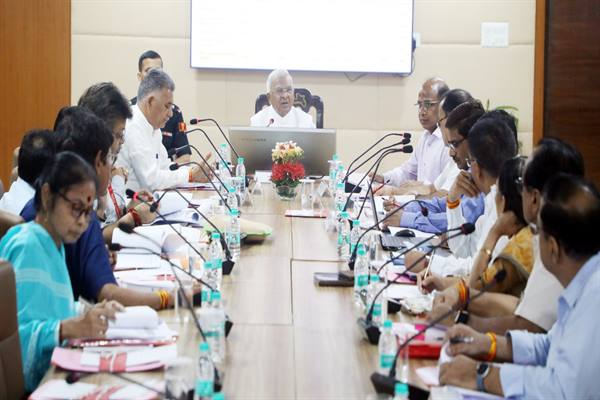 अंकसूची और डिग्री वितरण की कार्रवाई त्वरित गति से करें : श्री मंगुभाई पटेल