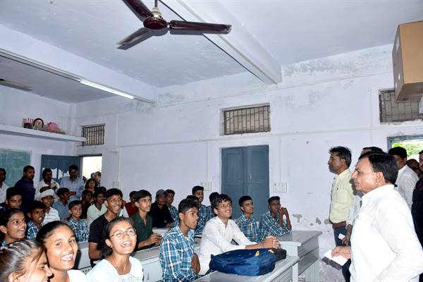 सभी बच्चे अच्छे से पढ़ाई कर माता-पिता के साथ देश और प्रदेश का नाम रोशन करें: उप मुख्यमंत्री श्री देवड़ा