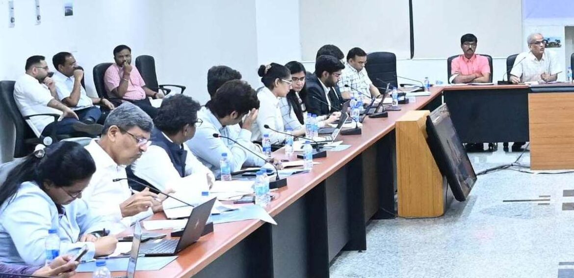 वाणिज्य उद्योग और अधोसंरचना विकास’’ विषय पर आधारित वर्किंग समिति ने लघु, मध्यम एवं दीर्घकालिक लक्ष्य पर दिए सुझाव