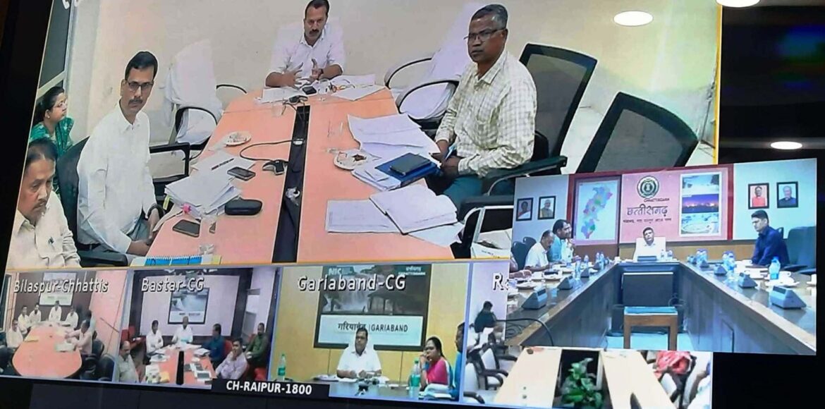 मुख्य सचिव ने वीडियों कॉन्फ्रेंसिंग के माध्यम से ली संभागायुक्तों और कलेक्टरों की समीक्षा बैठक