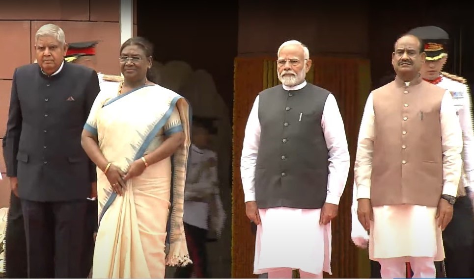 संसद में राष्ट्रपति द्रौपदी मुर्मू का अभिभाषण