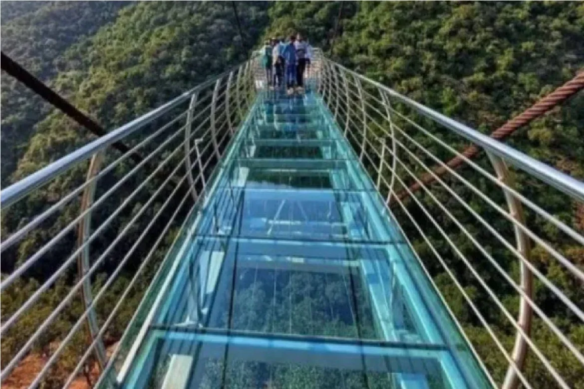 तीरथगढ़ में बनेगा ग्लास ब्रिज