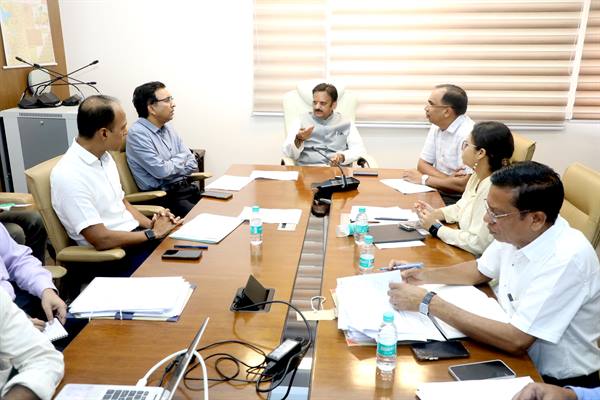 समय-सीमा में गुणवत्ता से निर्माण कार्यों को पूर्ण करें : उप-मुख्यमंत्री श्री शुक्ल