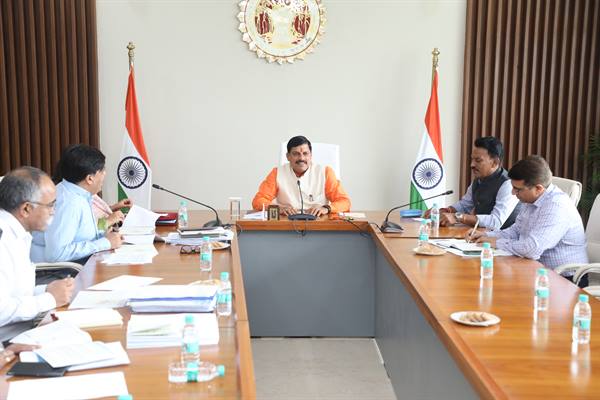 क्षिप्रा नदी हर हाल में हो प्रदूषण मुक्त , योजना के कार्य गुणवत्तापूर्ण ढंग से पूर्ण करें : मुख्यमंत्री डॉ. यादव