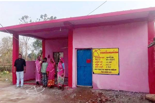 चार बैगा परिवारों की संवर गई जिन्दगी , पीएम जनमन से मिला नया घर