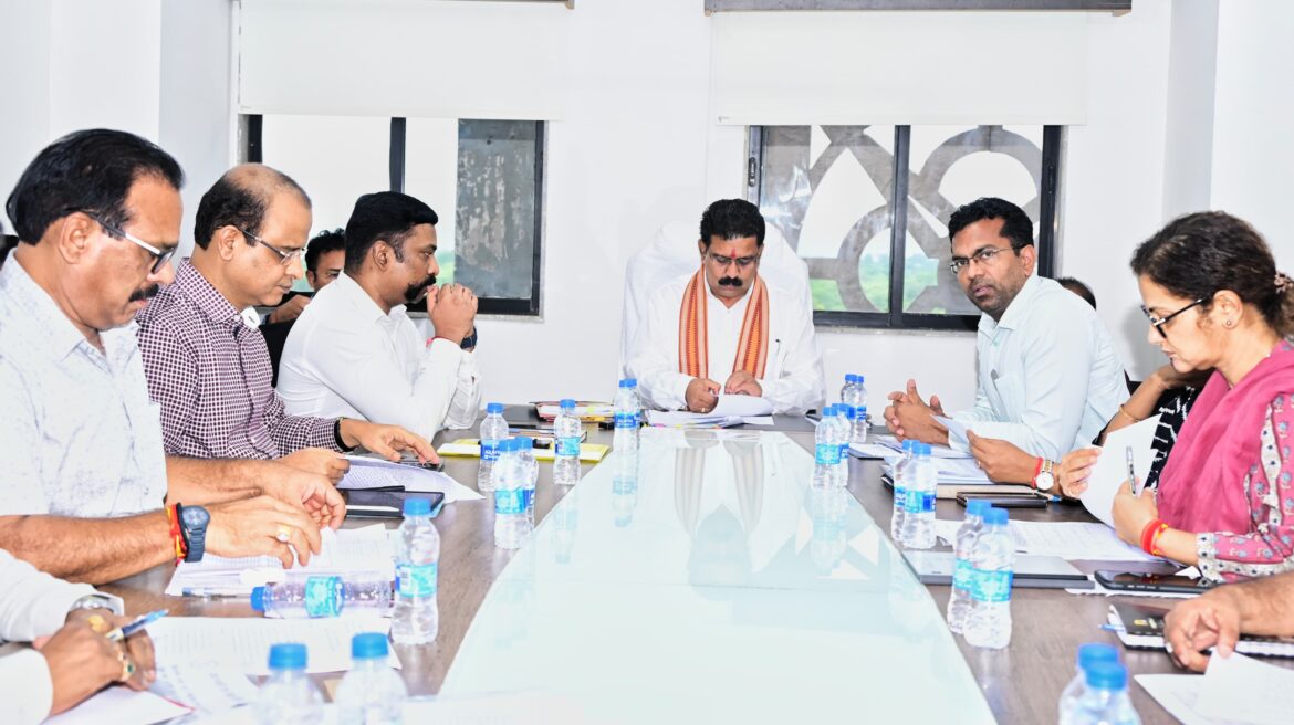 छत्तीसगढ़ में महिलाओं की सुरक्षा के लिए खुलेंगे महिला पिंक थाने: उप मुख्यमंत्री श्री विजय शर्मा