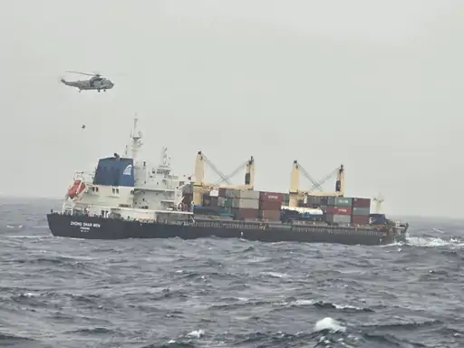 भारतीय नौसेना ने जहाज से चीनी नाविक को रेस्क्यू किया