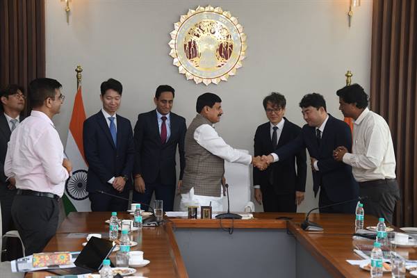 मुख्यमंत्री डॉ. मोहन यादव से दक्षिण कोरिया और भारत की ज्वाइंट वेंचर कंपनी मरकबा ईसीडीएस के प्रतिनिधि मंडल ने समत्व भवन में भेंट की