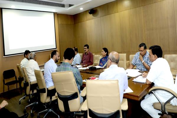 उप मुख्यमंत्री श्री जगदीश देवड़ा द्वारा वाणिज्यिक कर विभाग की समीक्षा